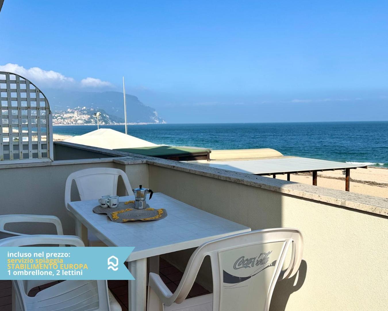 Rs321 - Marcelli, Trilocale Fronte Mare Con Spiaggia Inclusa Dış mekan fotoğraf